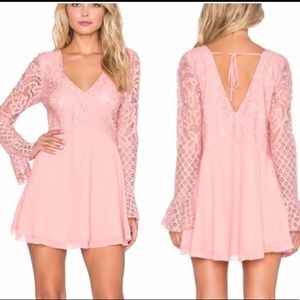 Tularosa Skylar V-neck Lace Dress (Peach)